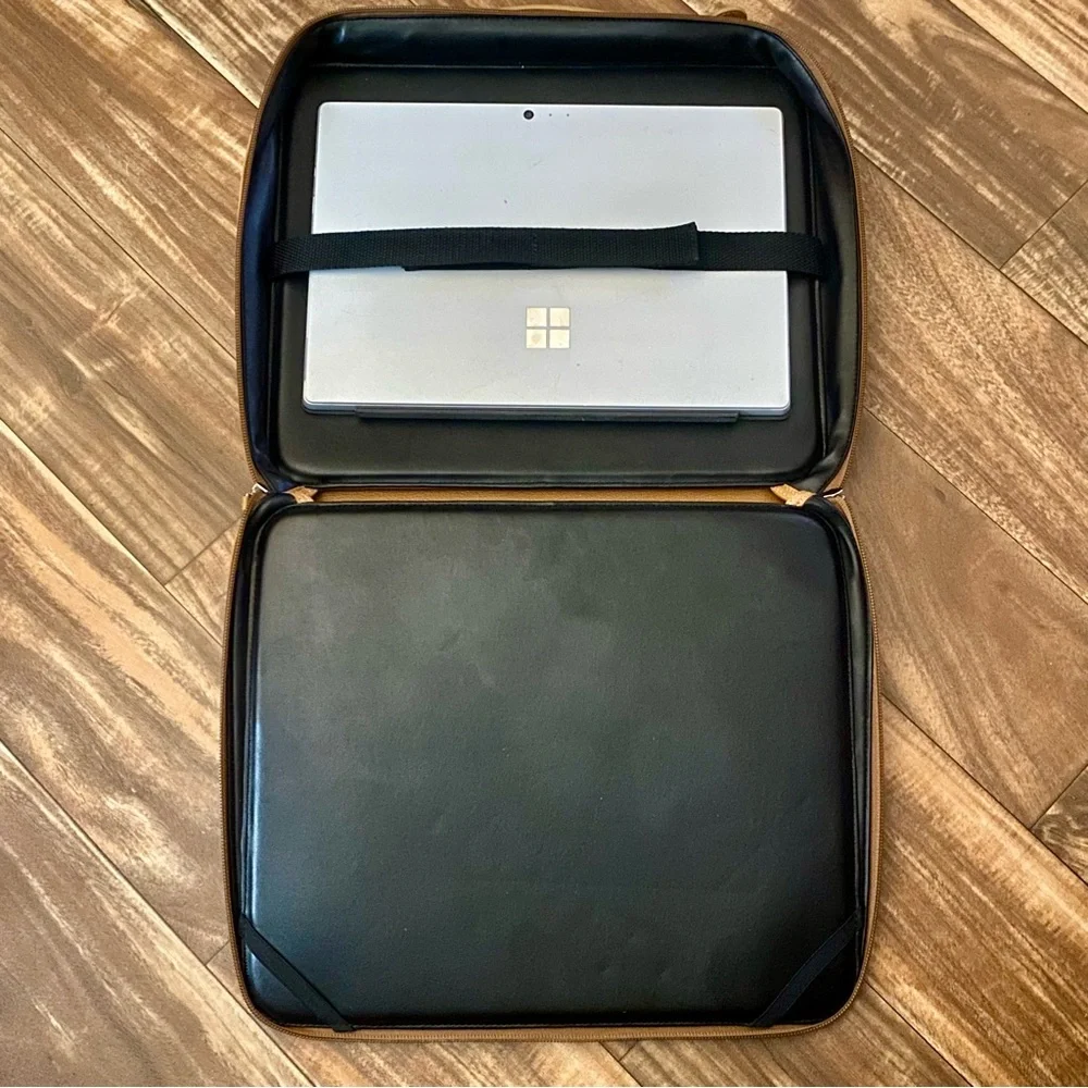 Levenger • Pebble Leather Laptop Case